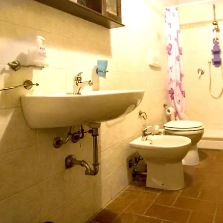 Charming In With Shared Pool. Apartment
